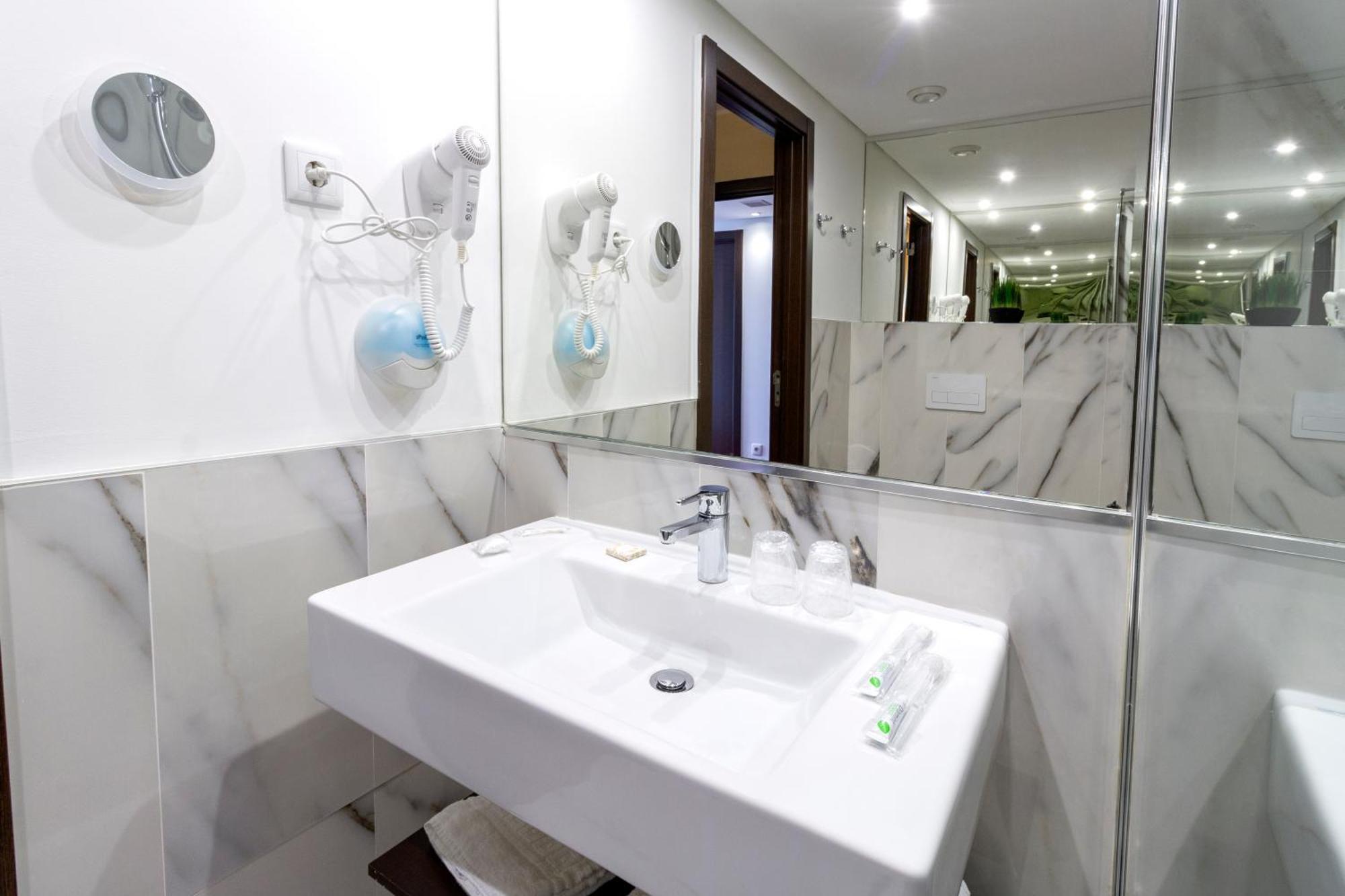 Double Room Terrace,1284833269:JPEG